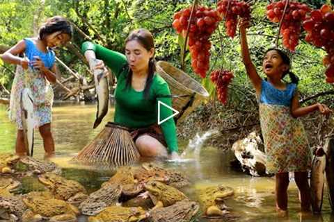 Top 2 videos mother with daughter catch and cook fish & frog for survival- Cooking eating..