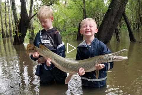 5 Days Fishing & Camping in Swamp - Catch & Cook Frogs, Gar, Crabs, Catfish & Buffalo.