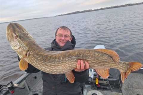 Great pike and perch fishing for Tommy on Derg